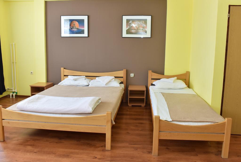 Hostel Milkaza Novi Sad Luaran gambar
