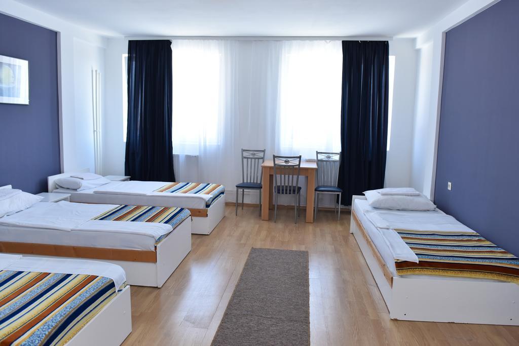 Hostel Milkaza Novi Sad Luaran gambar