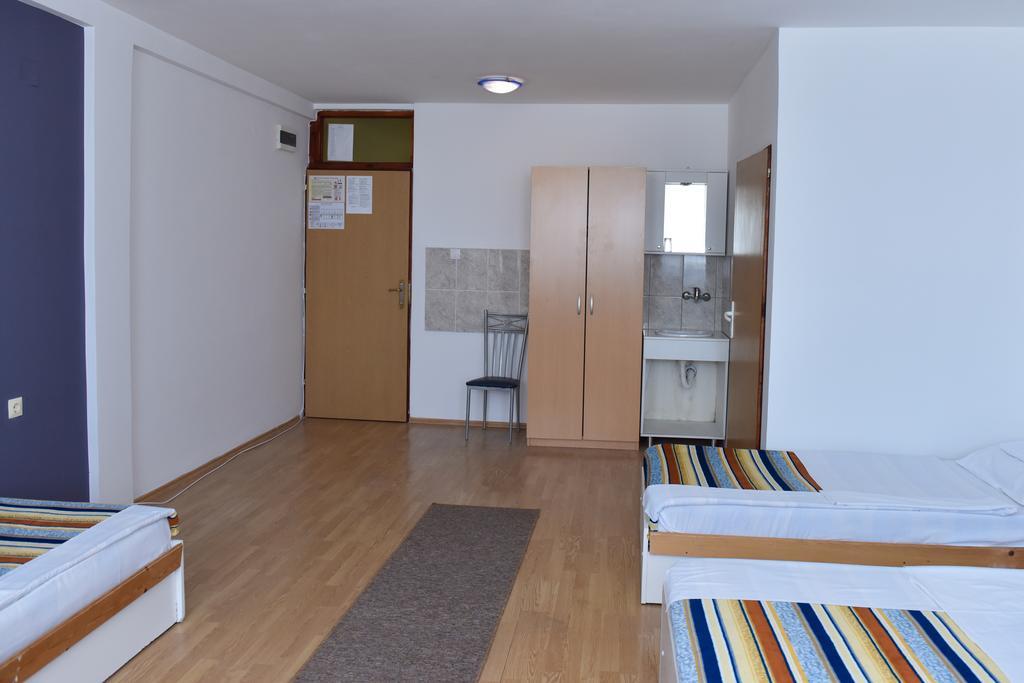 Hostel Milkaza Novi Sad Luaran gambar
