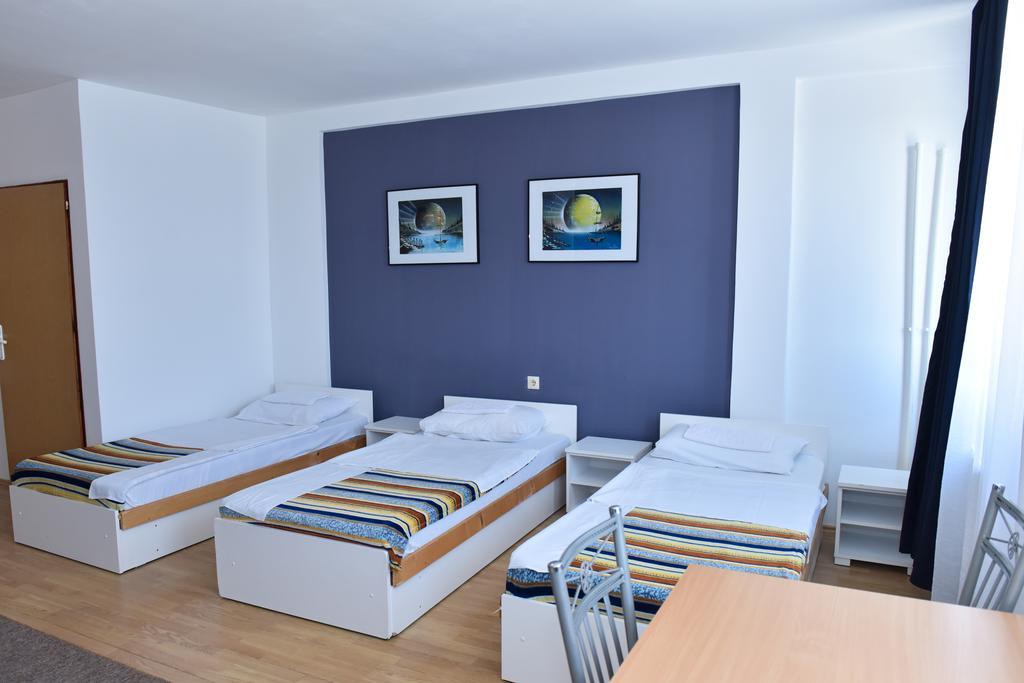 Hostel Milkaza Novi Sad Luaran gambar
