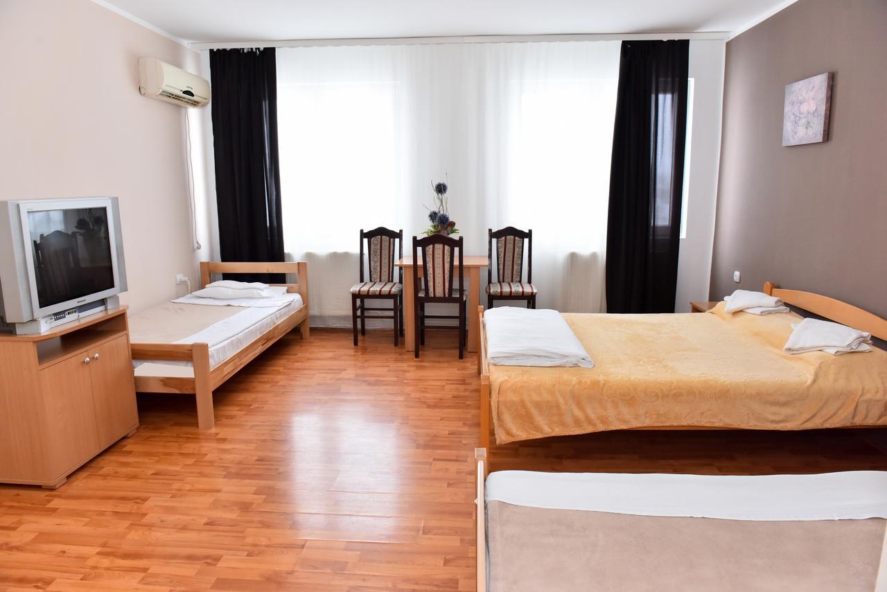 Hostel Milkaza Novi Sad Luaran gambar