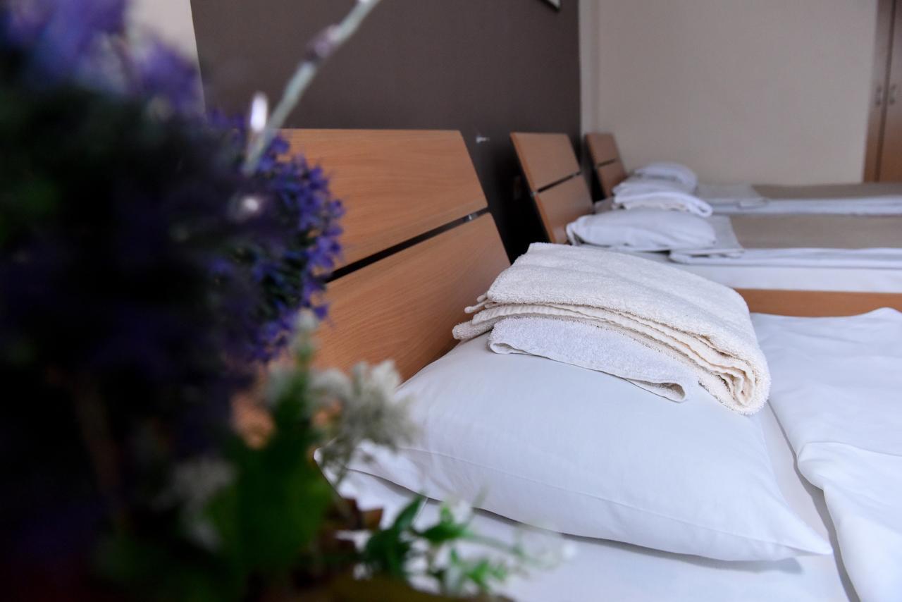 Hostel Milkaza Novi Sad Luaran gambar