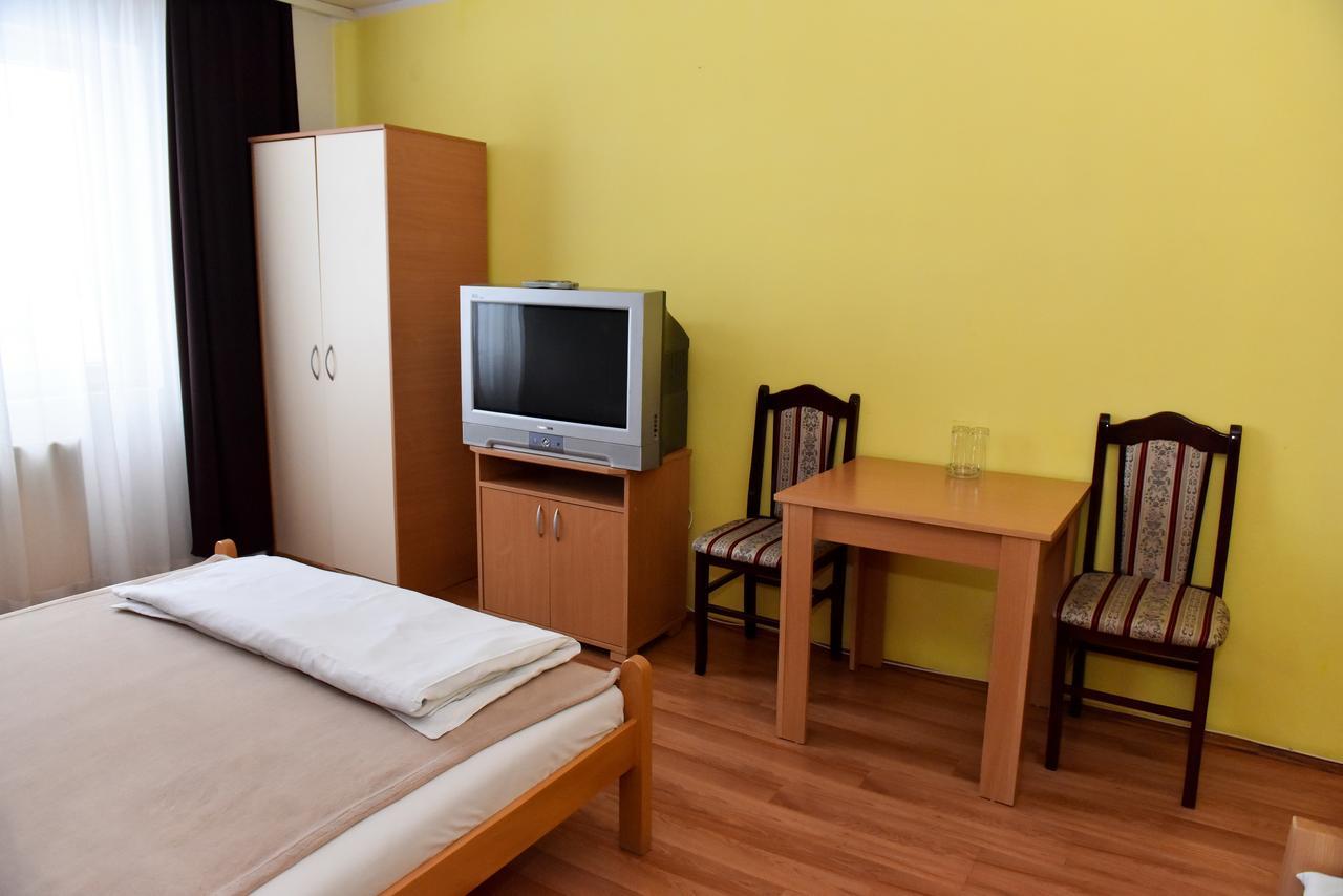 Hostel Milkaza Novi Sad Luaran gambar