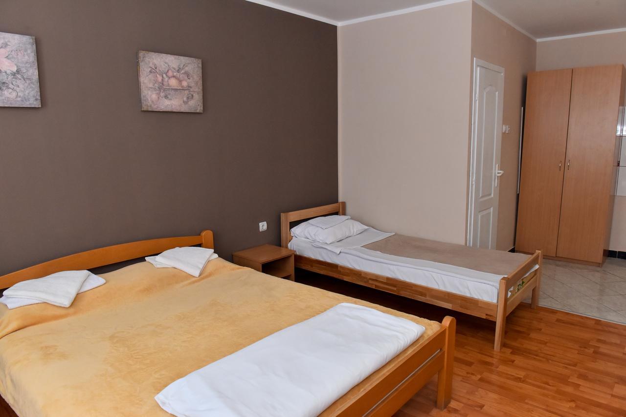 Hostel Milkaza Novi Sad Luaran gambar