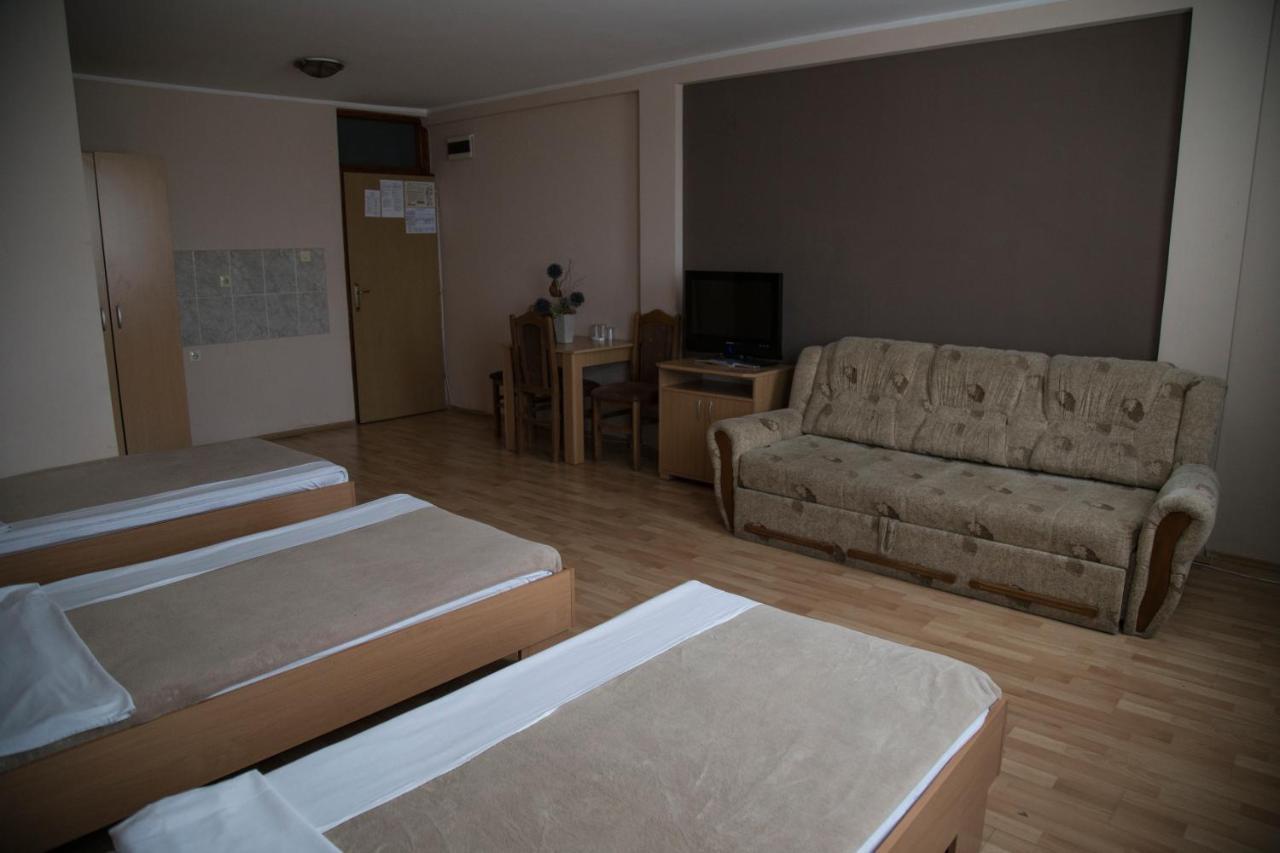 Hostel Milkaza Novi Sad Luaran gambar
