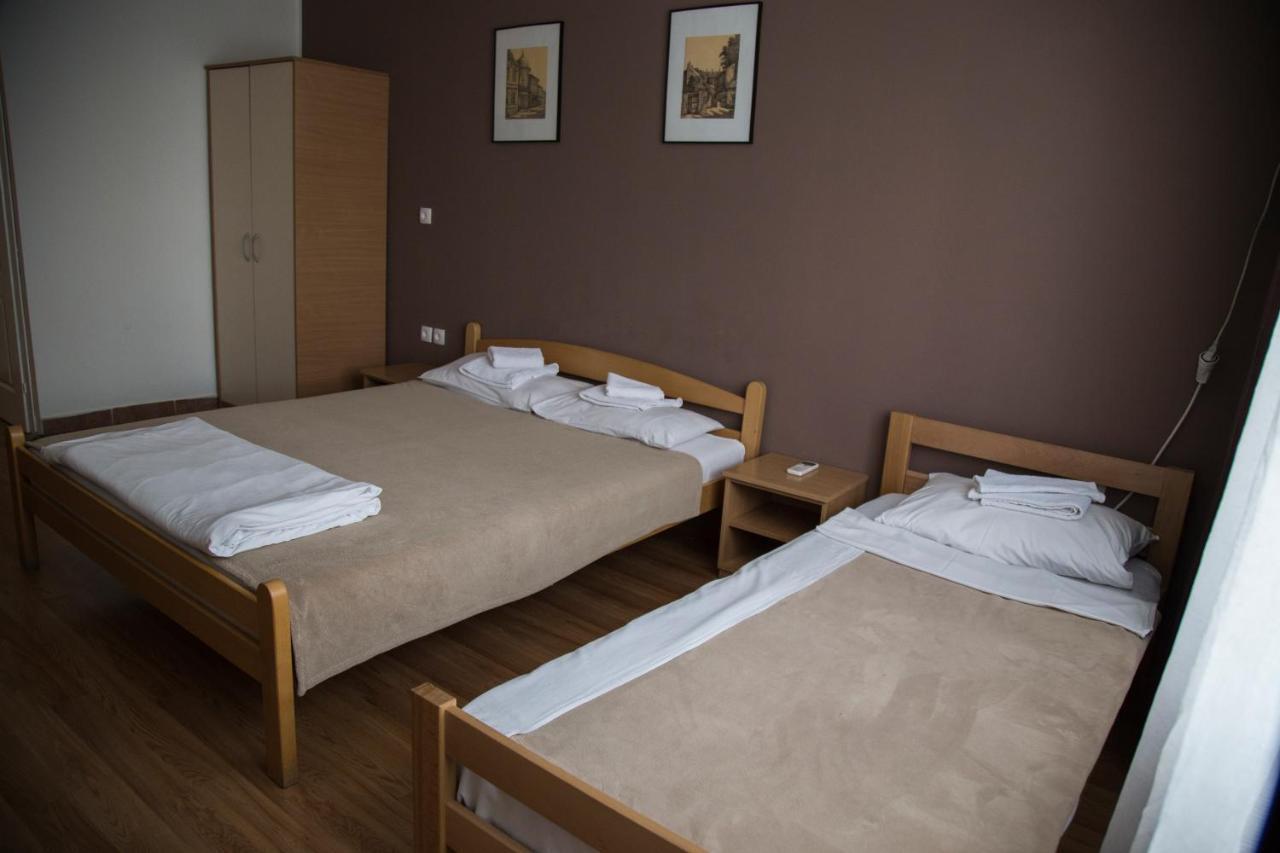 Hostel Milkaza Novi Sad Luaran gambar