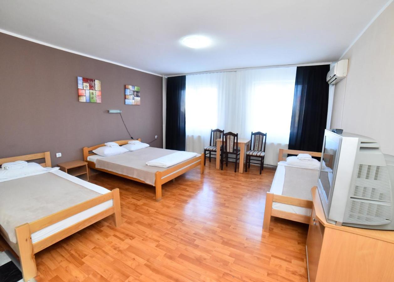 Hostel Milkaza Novi Sad Luaran gambar