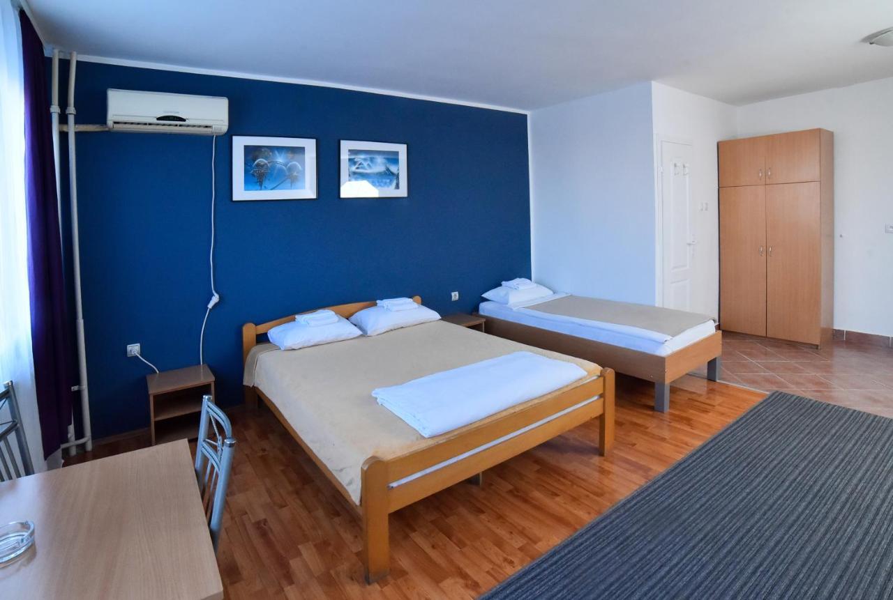 Hostel Milkaza Novi Sad Luaran gambar