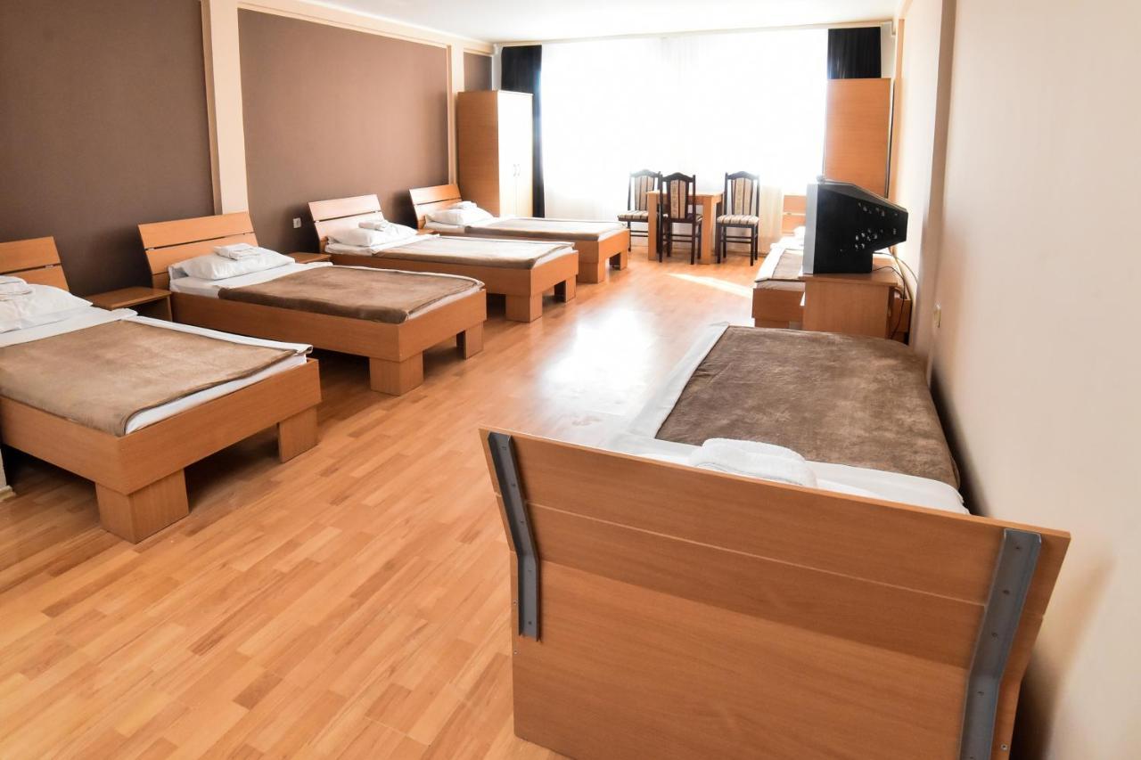 Hostel Milkaza Novi Sad Luaran gambar